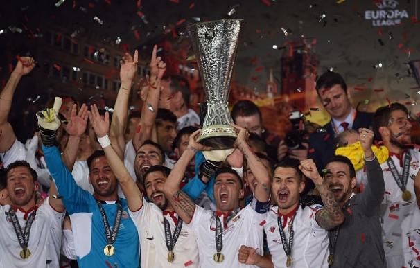 El Sevilla agranda su leyenda y reina por quinta vez en Europa tras remontar al Liverpool
