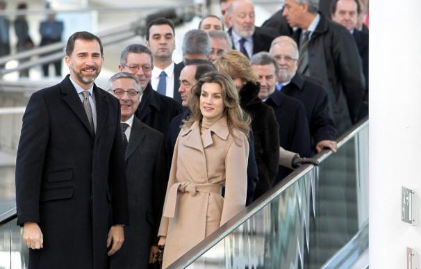 Los Príncipes inician el viaje inaugural del AVE que unirá Madrid, Cuenca y Albacete