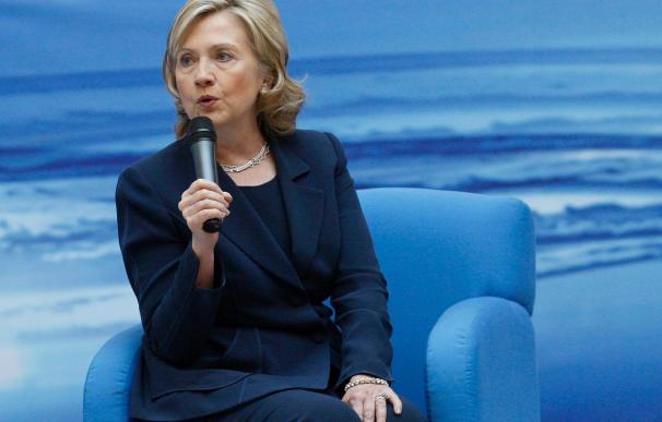 Clinton valora el alto el fuego en Yemen y confía en el proceso de reconciliación
