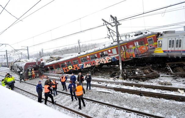 Una veintena de personas puede haber muerto en el accidente ferroviario en Bélgica