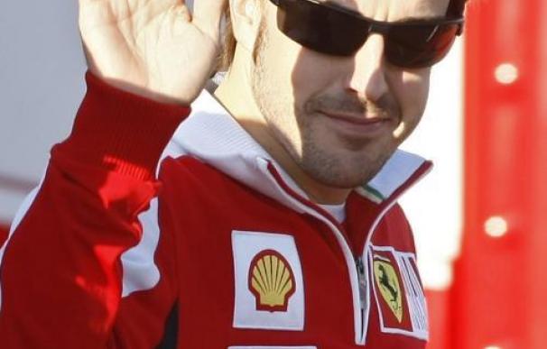 El estreno de Fernando Alonso con el Ferrari provoca retenciones en los accesos al Circuit Ricardo Tormo