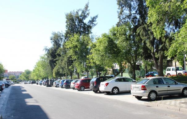 Concluye en Tomares el acondicionamiento de los aparcamientos de la avenida de Juan Carlos I