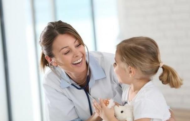 Asociaciones de Pediatría alerta de que Sanidad pueda derivar a niños mayores de 7 años a médicos de adultos