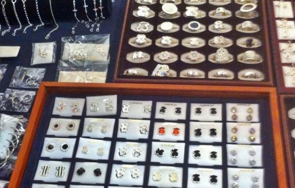 Intervenidas casi un centenar de joyas falsificadas en la Feria Ganadera de Herrera del Duque
