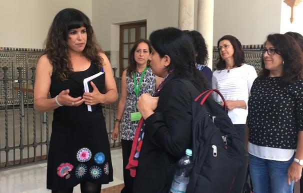 Teresa Rodríguez mantiene un encuentro con la activista afgana Malalai Joya, que visitará Cádiz, Barcelona y Madrid