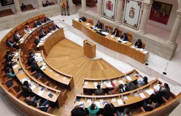 Caja Rioja, cierre de industrias y la LOMCE, asuntos del próximo Pleno del Parlamento regional