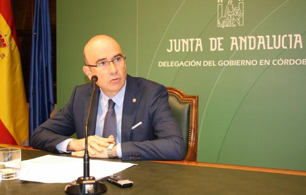 Carmona señala que la Junta reduce "hasta en un 40%" la cuota a empresas que van a ferias con Extenda