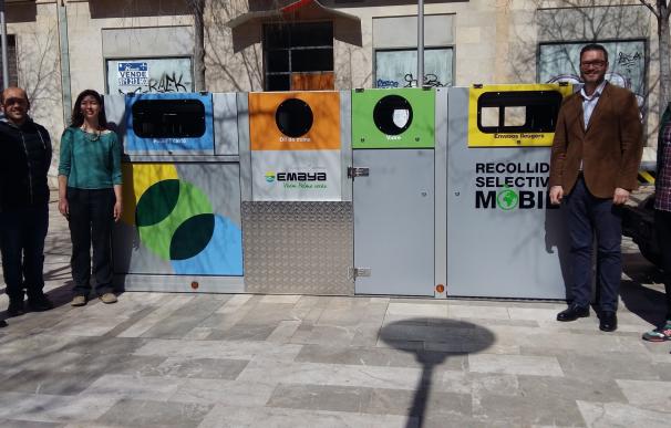 El alcalde de Palma presenta los vehículos del nuevo sistema de recogida móvil de residuos en el centro histórico