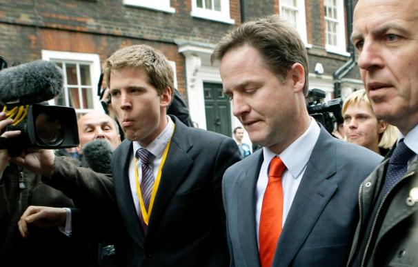 Clegg dice que las negociaciones han llegado a una fase "crítica y final"