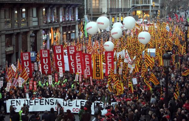 Miles de personas marchan en toda Cataluña contra la reforma de las pensiones