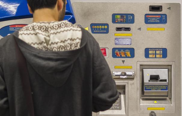 Metro suprimirá las taquillas de las estaciones en abril y los billetes de papel en 2018