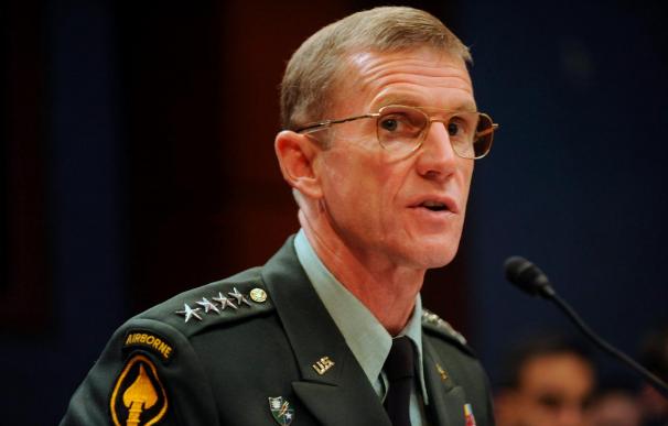 McChrystal pide perdón por la muerte de civiles en un ataque en el sur afgano