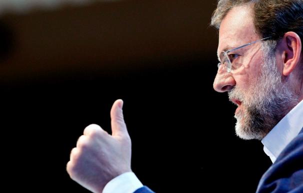 Rajoy dice que la manifestación es un problema de Zapatero y sus apoyos, UGT y CCOO
