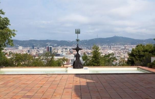 La Fundació Miró reconstruye la creación del "libro-escultura" del artista con poemas de Éluard