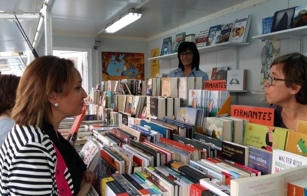 Mayte Pérez reconoce el esfuerzo de iniciativas como la Feria del Libro de Huesca