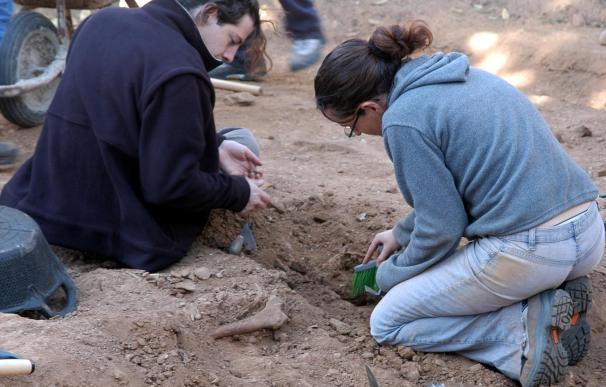 La Generalitat regula los procesos para recuperar los restos de desaparecidos