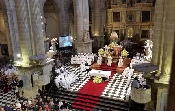 El nuevo obispo se suma "con ilusión y pasión" a la Iglesia de Jaén para ejercer como "apóstol de Jesucristo"
