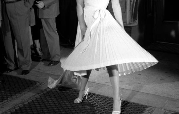 El famoso vestido de Marilyn Monroe en 'La tentación vive arriba' - Getty