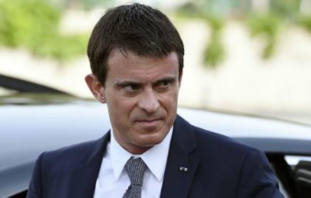 Valls anuncia que votará por Macron para evitar la victoria de Le Pen en Francia