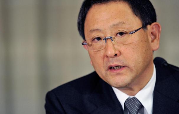 Presidente de Toyota ofrece más disculpas y acepta su "plena responsabilidad"