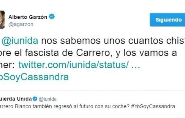 IU llena su cuenta de Twitter de chistes sobre el "fascista" Carrero Blanco en apoyo a la tuitera condenada