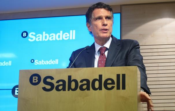 Oliu (Banco Sabadell) ve "muy positivo" el anuncio de Rajoy de inversiones en Catalunya