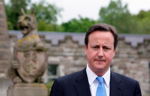 David Cameron dice que Afganistán es su prioridad, en una visita sorpresa al país