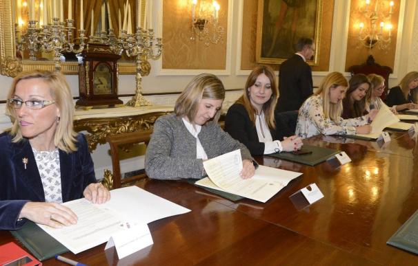 Diputación firma convenios por 43.000 euros para salud, integración social e igualdad de oportunidades