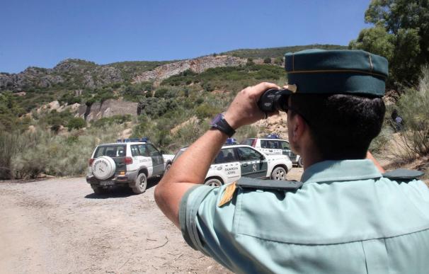 La Guardia Civil investiga el hallazgo de un cadáver envuelto en plástico en Ojén, Málaga