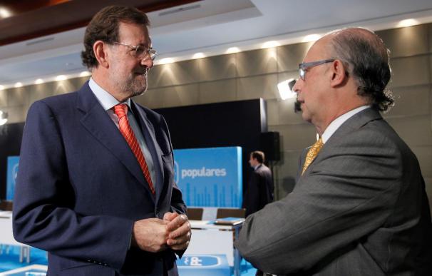 Rajoy dice que la reforma laboral es una serie de parches de dudosa eficacia