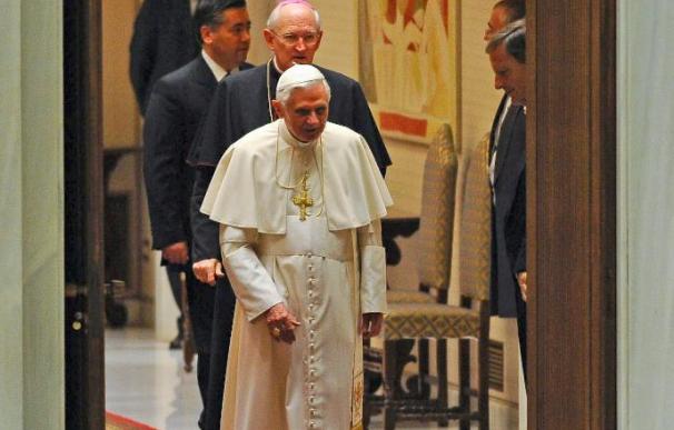 El Papa dice que la fe "no es una tontería" ya que el hombre no puede saber todo