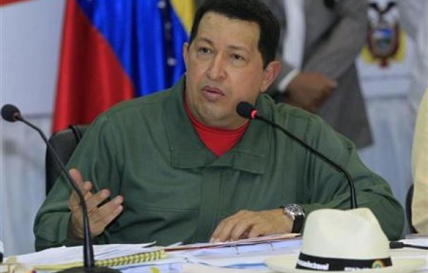 El venezolano Hugo Chávez, operado de urgencia en Cuba