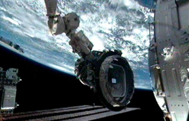 Los astronautas del Endeavour concluyen la tercera y última caminata de su misión