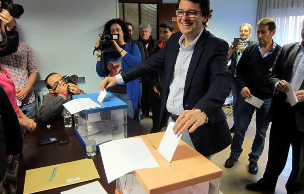 Fernández Mañueco destaca "la participación y la movilización de afiliados" en la jornada electoral