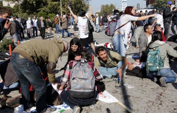 Más de 20 muertos y 120 heridos en dos atentados en Ankara, Turquía