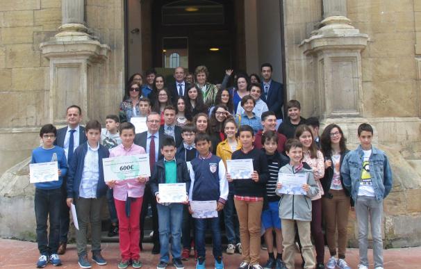 Del Busto anima a los escolares asturianos a tomar conciencia del consumo responsable