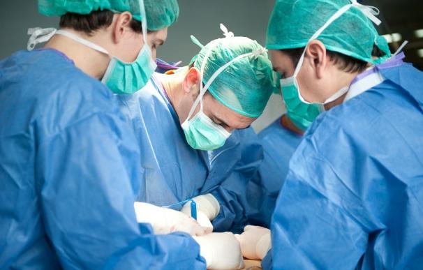 Cirujanos plásticos reclaman la inmediata reconstrucción mamaria tras la mastectomía como un derecho de las pacientes