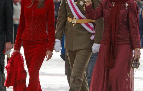 La Reina y los Príncipes viajan a Atenas para asistir a la boda de Nicolás de Grecia