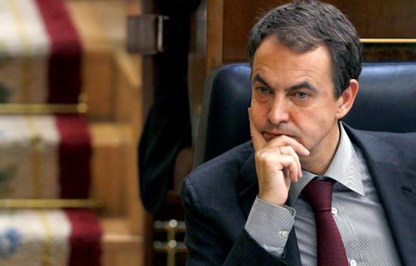 Zapatero reta a Rajoy a presentar una moción de censura "si tiene coraje"