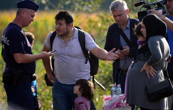 Hungría cierra el punto de entrada para los refugiados