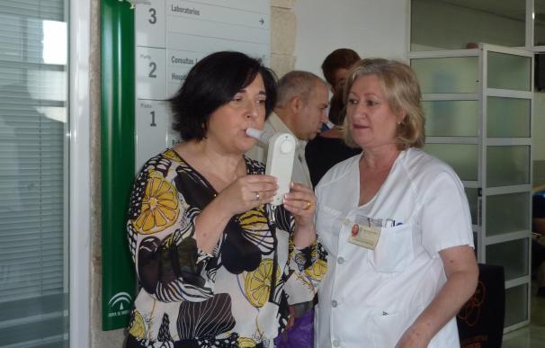 El complejo hospitalario de Huelva prescribe más de 6.700 tratamientos para la deshabituación tabáquica