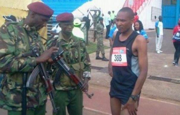 Arrestado después de colarse en una carrera. / Kenyans.co