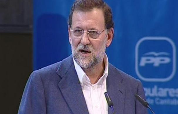 Rajoy dice que Zapatero pretende "distraer la atención" con su oferta de pacto