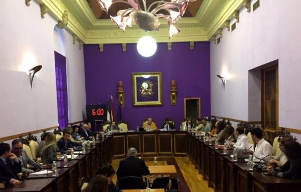 El pleno del Ayuntamiento de Jaén aprueba la refinanciación de cinco préstamos que suman 12,5 millones de euros