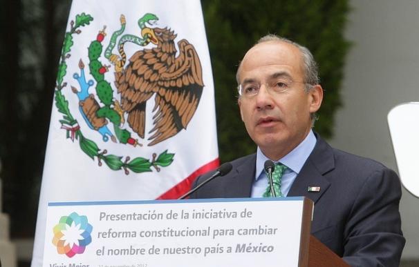 El expresidente de México Felipe Calderón resulta ileso tras un accidente de tráfico