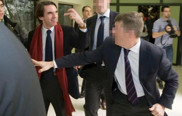 Aznar dice que un "pirómano" como Zapatero no puede ser el jefe de bomberos