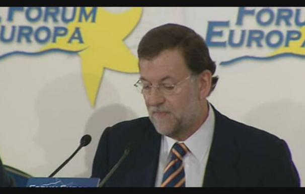 Rajoy dice que que sería impensable un Gobierno de coalición presidio por Zapatero