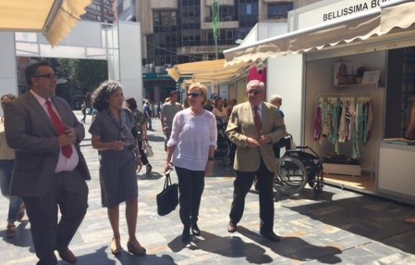 Medio centenar de comercios murcianos participan en la Feria Muác del Verano hasta este sábado