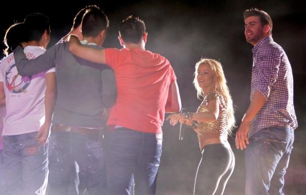 Shakira, colofón de la fiesta azulgrana con Piqué sobre el escenario
