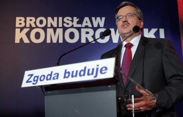Komorowski asegura que si gana las elecciones en Polonia retirará las tropas de Afganistán